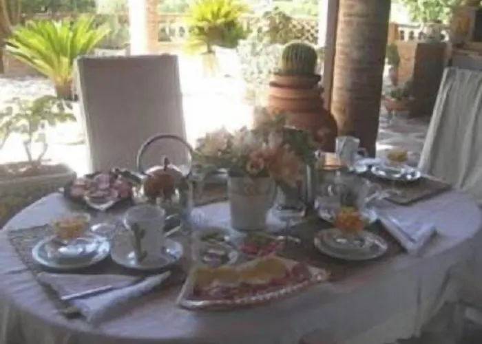 Bed and breakfast Chiarenza 4*